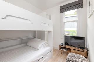 Stunning Dalchenna w/hot tub & huge garden - 5