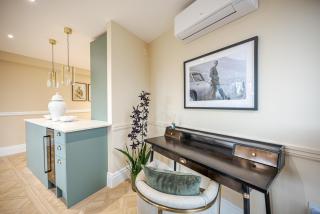 Stylish Chiswick Flat with AC and Private Balcony - 7