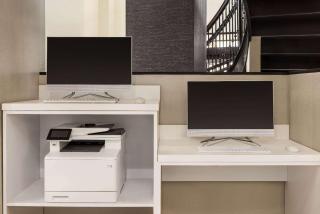 La Quinta Inn & Suites by Wyndham Lake George - Lake George - 0