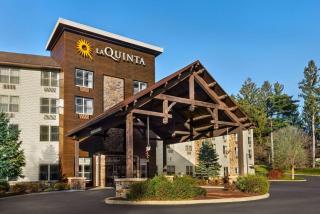 La Quinta Inn & Suites by Wyndham Lake George - Lake George - 8