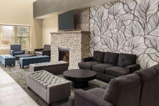 La Quinta Inn & Suites by Wyndham Lake George - Lake George - 5
