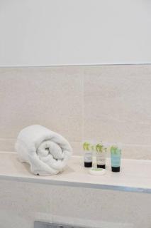 Finsbury Park Penthouse: Luxe City Living - 3