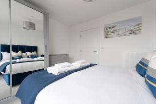 Finsbury Park Penthouse: Luxe City Living - 2