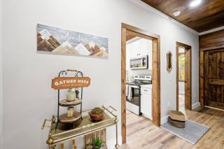 Modern Chalet with Mountain Views in Gatlinburg TN - Gatlinburg - 2