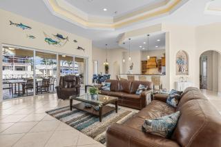 Luxury Waterfront Direct Gulf access - Walk to Beach & Bikes - Villa Coral Mist - Cape Coral - Cape Coral - 2