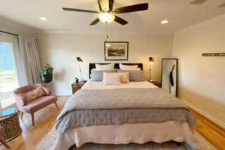 Colorado river access, game room & swimming pool - 7