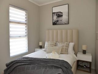 Elcaro Luxury Villas - The View - 7