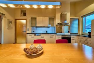 Große exklusive Wohnung mit Balkon und fantastischer Aussicht auf die Bergwelt inkl privatem Parkplatz mit E-Ladestation - 4