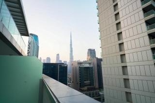 Lovely Canal View - Burj Khalifa View - Business Bay - 2