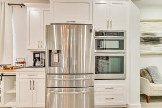 3 Mi to USF Dog-Friendly Home with Large Yard - 4