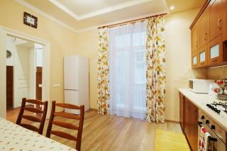 Petra Doroshenka19 street - 5