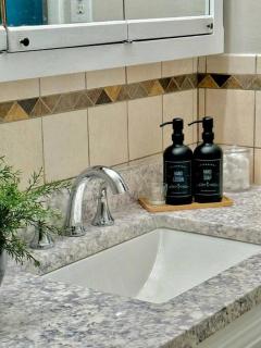 N Hamilton House 3 Bedroom - 5