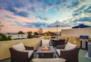 Bay View Dream Home - IndoorOutdoor Living, Rooftop & Steps to Bay - San Diego - 9