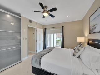 Beach Isles Modern 1BR in Fort Lauderdale with Patio - 0