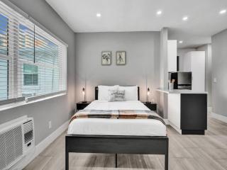 Coastal Charm Studio Retreat near Pompano Beach - Pompano Beach - 7