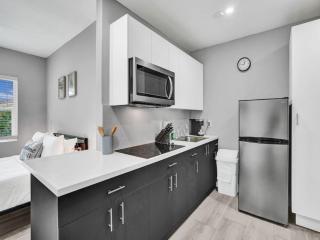 Coastal Charm Studio Retreat near Pompano Beach - Pompano Beach - 5