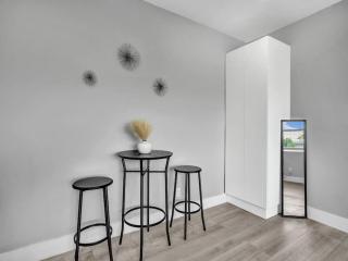 Coastal Charm Studio Retreat near Pompano Beach - Pompano Beach - 3