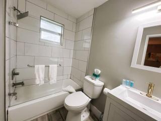 Rustic Retreats Modern 1BR for 4 guests in the heart of Fort Lauderdale - Fort Lauderdale - 2