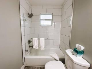 Rustic Retreats Modern 1BR for 4 guests in the heart of Fort Lauderdale - Fort Lauderdale - 1