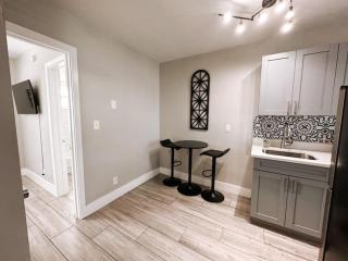 Rustic Retreats Cozy 1BR For 4 Guests Minutes From Las Olas - Fort Lauderdale - 6