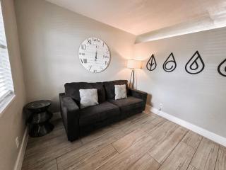 Rustic Retreats Cozy 1BR For 4 Guests Minutes From Las Olas - Fort Lauderdale - 5