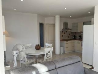 Appartement T3 lumineux avec grande terrasse, clim, parking gratuit et Wi-Fi - 5 personnes - FR-1-770-6 - 7