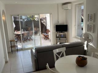 Appartement T3 lumineux avec grande terrasse, clim, parking gratuit et Wi-Fi - 5 personnes - FR-1-770-6 - 3