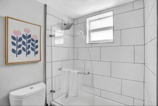 Rustic Retreats Modern 1BR For 4 Guests Minutes From Las Olas - Fort Lauderdale - 1