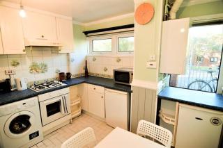 The Brum House with private garden, BBQ, 3 TVs with NETFLIX, Huge Lounge or Quadruple Bedroom plus 2 double bedrooms - Birmingham - 3