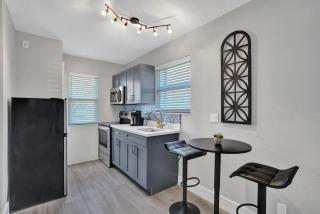 Rustic Retreats Spacious 1BR For 4 guests In The Heart of Fort Lauderdale - Fort Lauderdale - 9