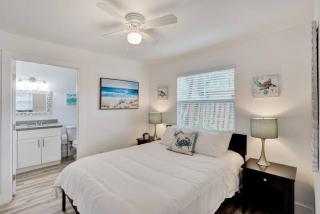 Full Beach Chalet One block from the Beach - Pompano Beach - 5