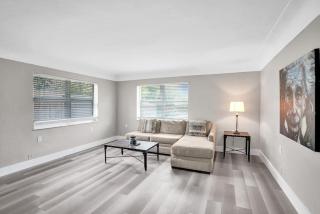 Poinciana Getaway 1BR Apartment Near FLL Airport - Fort Lauderdale - 0