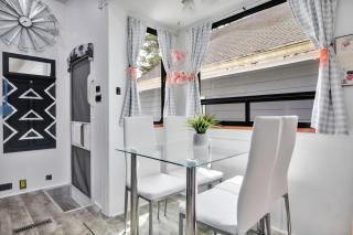 Tow-tally peachy Atlanta themed Tiny House - Tucker - 2