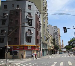 Hotel Tropicália próximo a 25 de março , Brás e Bom Retiro "Com estacionamento conveniado ao lado do hotel" - São Paulo - 7