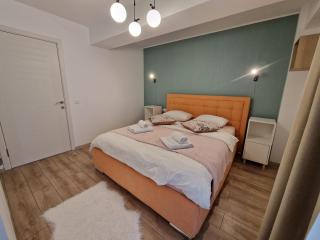 Golden Airport Residence - 1