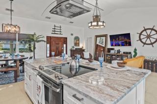 Hideout on the Hillsborough is a Gorgeous Renovated 3BR Pet Friendly Home on the Hillsborough River located in the North End of Seminole Heights - 6