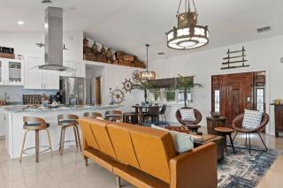 Hideout on the Hillsborough is a Gorgeous Renovated 3BR Pet Friendly Home on the Hillsborough River located in the North End of Seminole Heights - 5