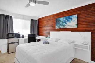 Waves Beach Town Studio Apartment - Pompano Beach - 6