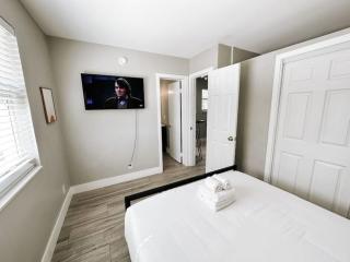 Rustic Retreats Cozy 1BR for 4 guests minutes from Las Olas - Fort Lauderdale - 9