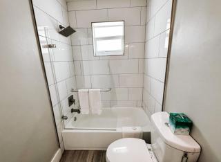 Rustic Retreats Cozy 1BR for 4 guests minutes from Las Olas - Fort Lauderdale - 7