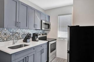 Rustic Retreats Modern 1BR for 4 guests in the heart of Fort Lauderdale - Fort Lauderdale - 3