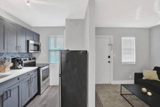 Rustic Retreats Cozy 1BR For 4 Guests Minutes From Las Olas - Fort Lauderdale - 5