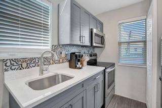 Rustic Retreats Cozy 1BR For 4 Guests Minutes From Las Olas - Fort Lauderdale - 6