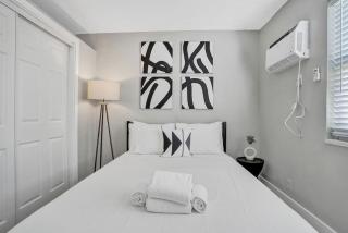 Rustic Retreats Cozy 1BR For 4 Guests In The Heart Of Fort Lauderdale - 0