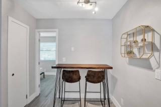 Rustic Retreats Beachy 1BR for 4 guests in the heart of Fort Lauderdale - Fort Lauderdale - 5
