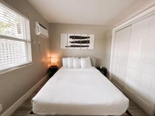 Rustic Retreats Cozy 1BR For 4 Guests Minutes From Las Olas - Fort Lauderdale - 9