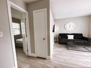 Rustic Retreats Cozy 1BR For 4 Guests Minutes From Las Olas - Fort Lauderdale - 6