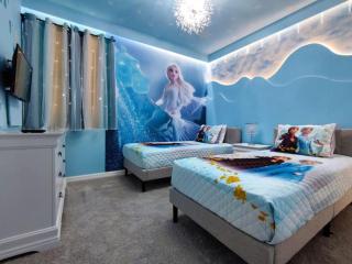 Lakeview Theme Mansion in Solara Resort - Kissimmee - 2