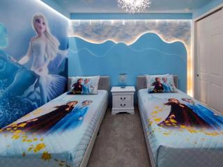 Lakeview Theme Mansion in Solara Resort - Kissimmee - 1