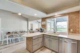 Peoria Home with Private Pool, Hot Tub, and Gas Grill! - Peoria - 1